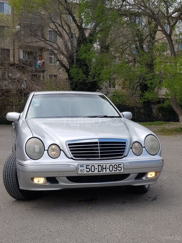 Mercedes E 220 1999, 317,000 km - 2.2 л - Sumqayıt
