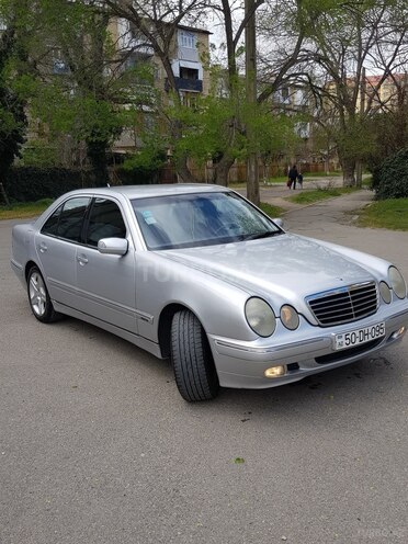 Mercedes E 220 1999, 317,000 km - 2.2 л - Sumqayıt