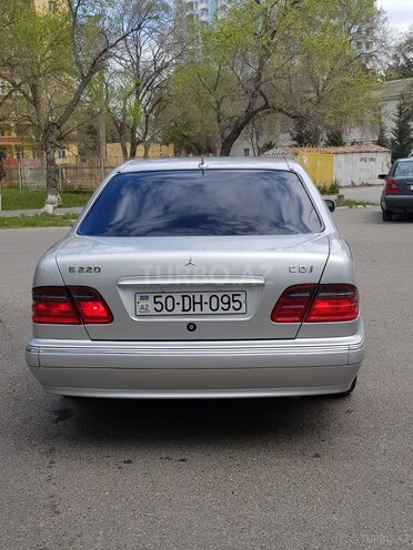 Mercedes E 220 1999, 317,000 km - 2.2 л - Sumqayıt