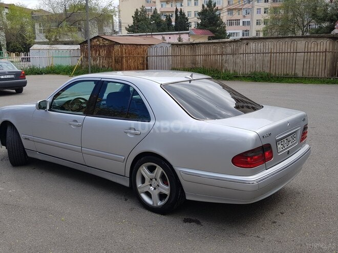 Mercedes E 220 1999, 317,000 km - 2.2 л - Sumqayıt
