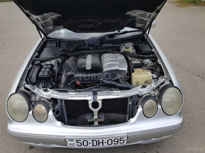 Mercedes E 220 1999, 317,000 km - 2.2 л - Sumqayıt