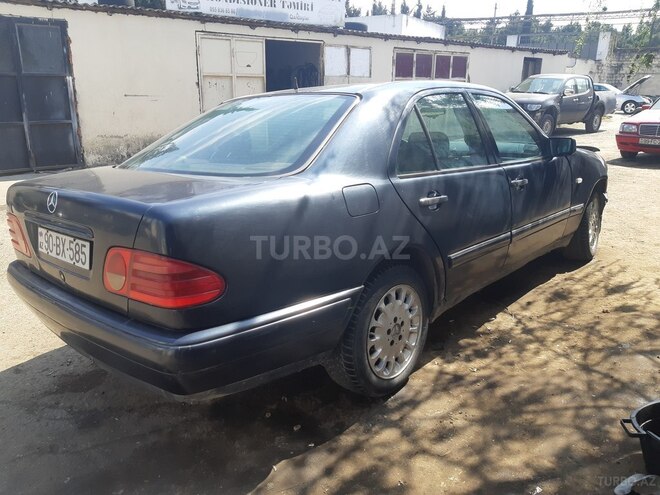 Mercedes E 230 1996, 258,000 km - 2.3 l - Bakı