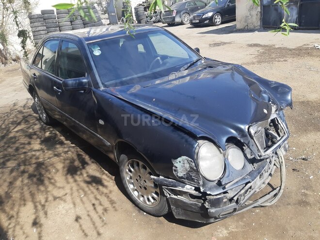 Mercedes E 230 1996, 258,000 km - 2.3 l - Bakı