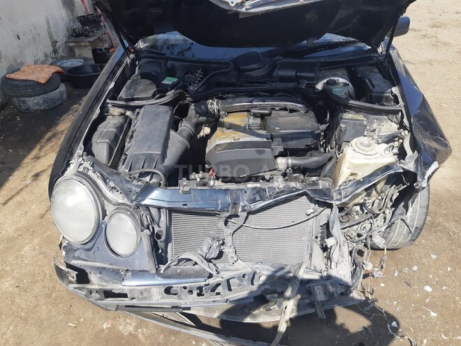 Mercedes E 230 1996, 258,000 km - 2.3 l - Bakı