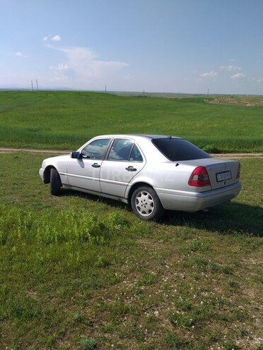 Mercedes C 180 1995, 280,000 km - 1.8 l - Bakı