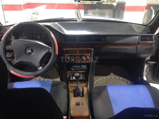 Mercedes E 200 1992, 354,646 km - 2.0 л - Bakı