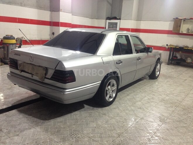 Mercedes E 200 1992, 354,646 km - 2.0 л - Bakı