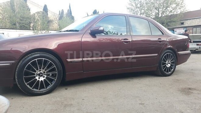 Mercedes E 240 2000, 214,000 km - 2.4 л - Gəncə