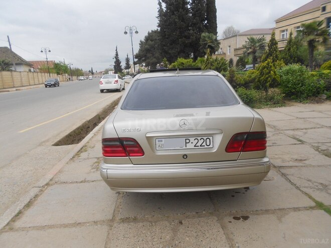 Mercedes E 220 1999, 120,000 km - 2.2 l - Masallı