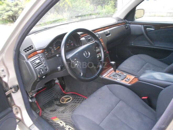 Mercedes E 220 1999, 120,000 km - 2.2 l - Masallı