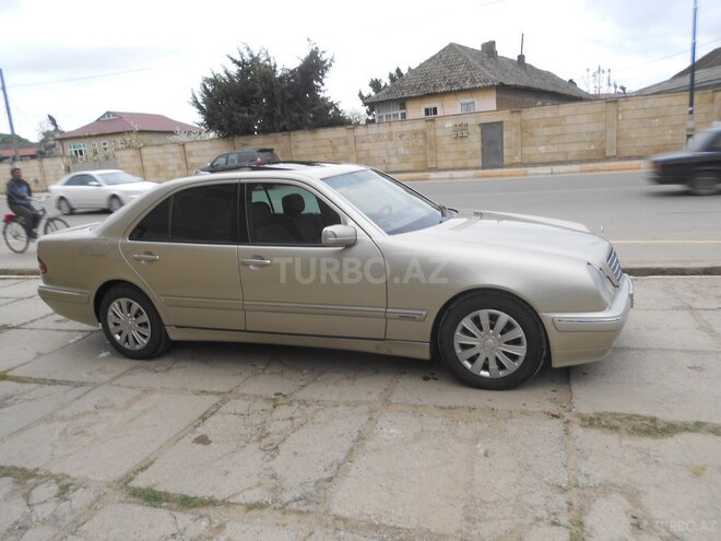Mercedes E 220 1999, 120,000 km - 2.2 l - Masallı