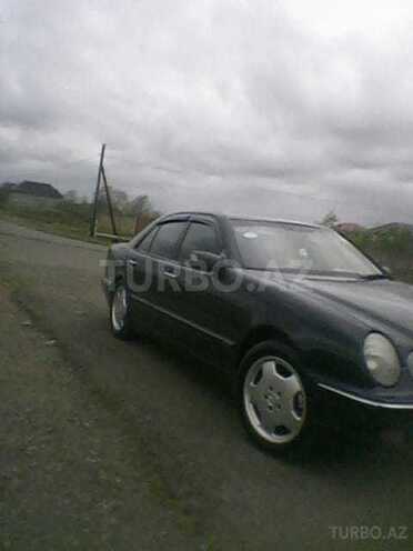Mercedes E 220 2000, 315,000 km - 2.2 l - Bakı