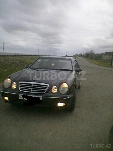 Mercedes E 220 2000, 315,000 km - 2.2 l - Bakı