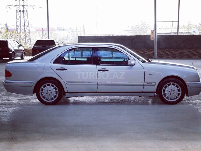 Mercedes E 240 1999, 185,211 km - 2.4 l - Gəncə
