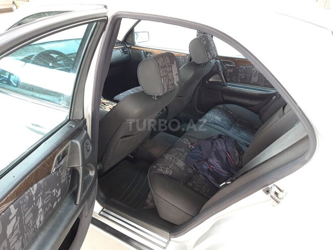 Mercedes E 240 1999, 185,211 km - 2.4 l - Gəncə