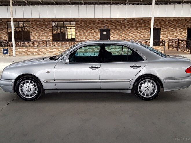 Mercedes E 240 1999, 185,211 km - 2.4 l - Gəncə