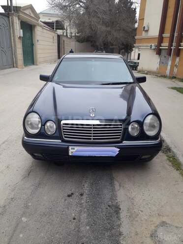 Mercedes E 230 1997, 283,000 km - 2.3 l - Bakı