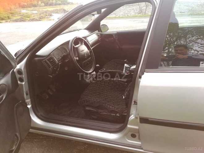Opel Vectra 1998, 357,000 km - 1.8 l - Qax