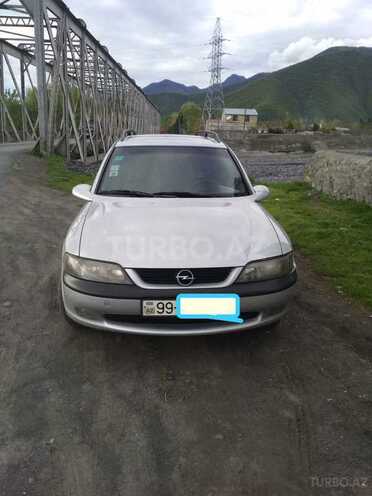 Opel Vectra 1998, 357,000 km - 1.8 l - Qax
