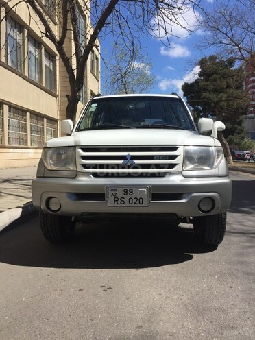 Mitsubishi Pajero io 2001, 281,000 km - 2.0 л - Bakı