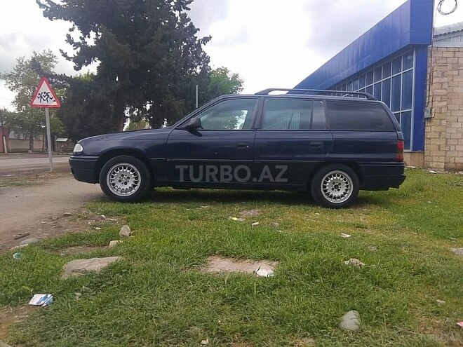 Opel Astra 1995, 288,000 km - 1.6 l - Bərdə