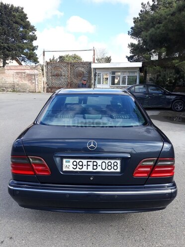 Mercedes E 320 1999, 244,000 km - 3.2 l - Bakı