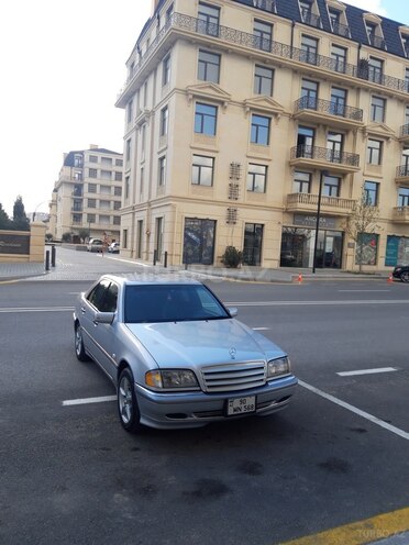 Mercedes C 240 1999, 208,800 km - 2.4 l - Bakı