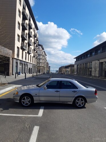 Mercedes C 240 1999, 208,800 km - 2.4 l - Bakı