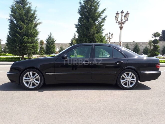 Mercedes E 220 2001, 210,000 km - 2.2 l - Gəncə
