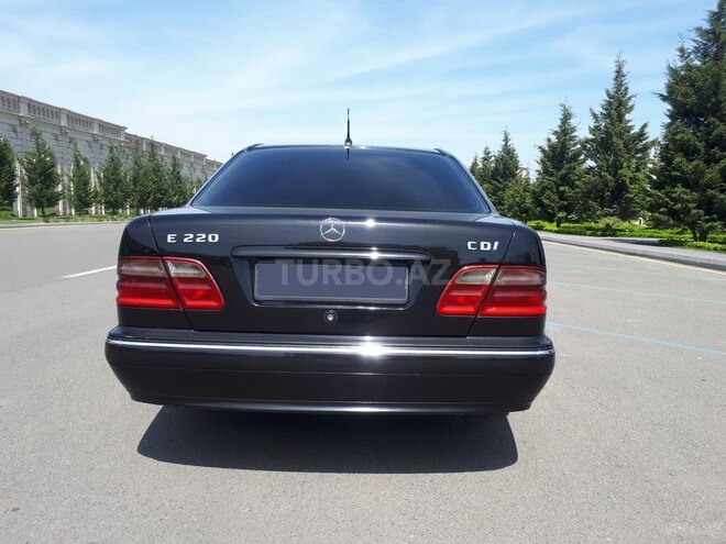 Mercedes E 220 2001, 210,000 km - 2.2 l - Gəncə