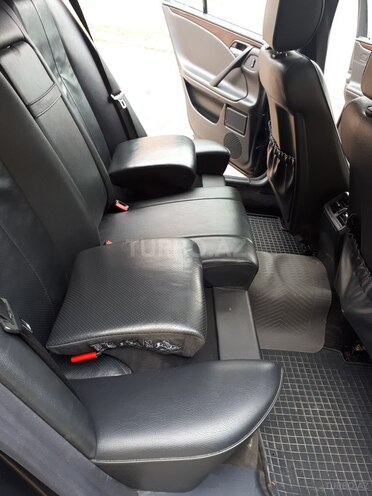 Mercedes E 220 2001, 210,000 km - 2.2 l - Gəncə