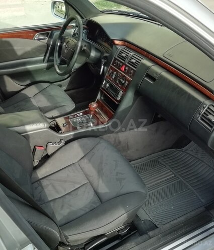 Mercedes E 280 1996, 366,800 km - 2.8 л - Bakı