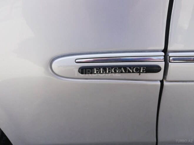 Mercedes E 220 2002, 221,000 km - 2.2 l - Bakı