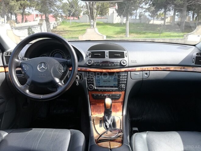 Mercedes E 220 2002, 221,000 km - 2.2 l - Bakı