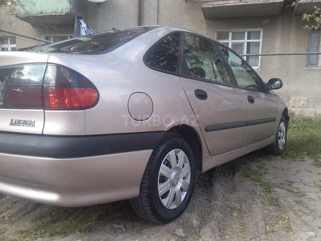 Renault Laguna 1995, 270,886 km - 2.0 l - Sumqayıt