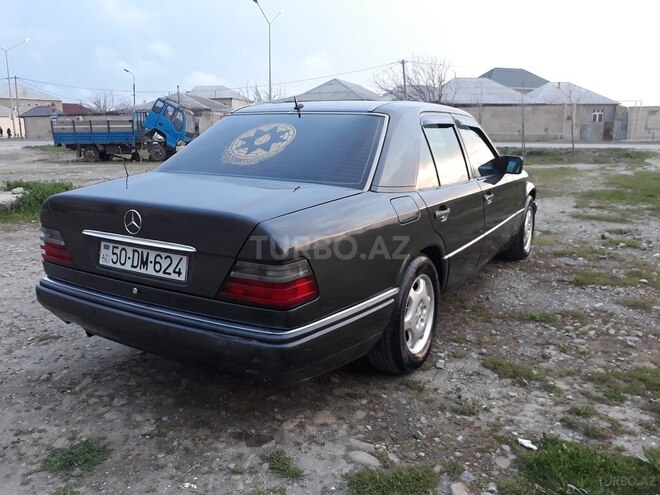 Mercedes E 220 1994, 350,000 km - 2.2 l - Sumqayıt
