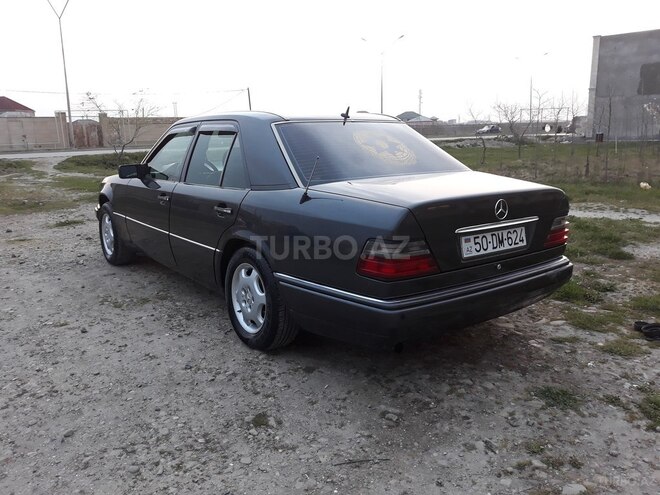 Mercedes E 220 1994, 350,000 km - 2.2 l - Sumqayıt
