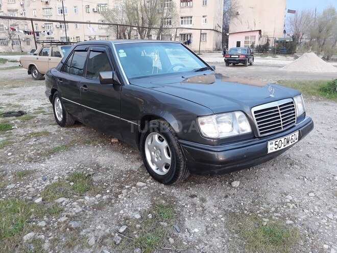 Mercedes E 220 1994, 350,000 km - 2.2 l - Sumqayıt