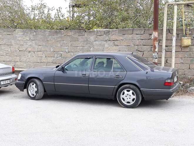 Mercedes E 220 1994, 350,000 km - 2.2 l - Sumqayıt