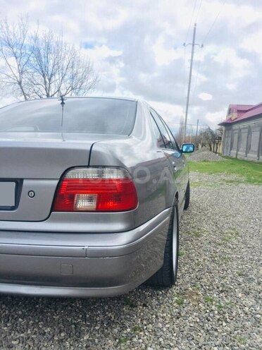 BMW 523 1997, 320,000 km - 2.5 л - Quba