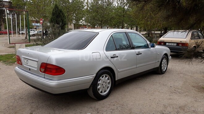 Mercedes E 200 1998, 289,000 km - 2.0 л - Gəncə