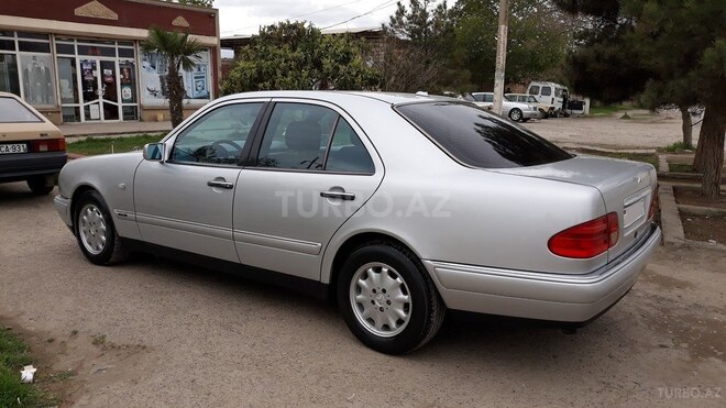 Mercedes E 200 1998, 289,000 km - 2.0 л - Gəncə
