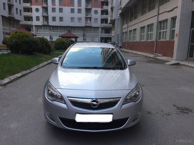 Opel Astra 2011, 82,000 km - 1.3 l - Bakı