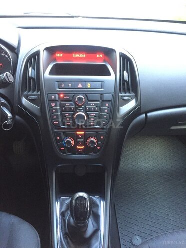 Opel Astra 2011, 82,000 km - 1.3 l - Bakı