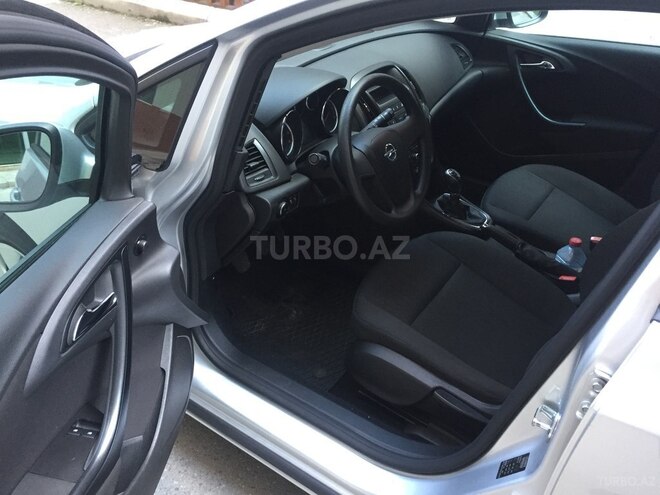 Opel Astra 2011, 82,000 km - 1.3 l - Bakı