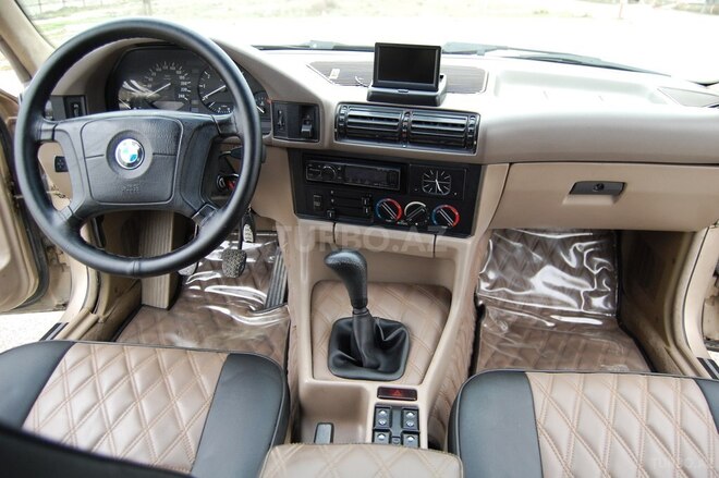 BMW 520 1993, 385,000 km - 2.0 l - Bakı