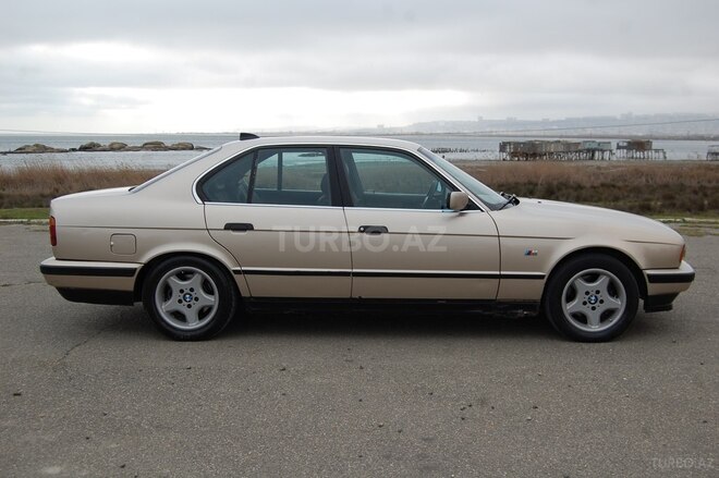 BMW 520 1993, 385,000 km - 2.0 l - Bakı