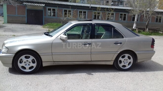 Mercedes C 230 1999, 280,000 km - 2.3 l - Sumqayıt