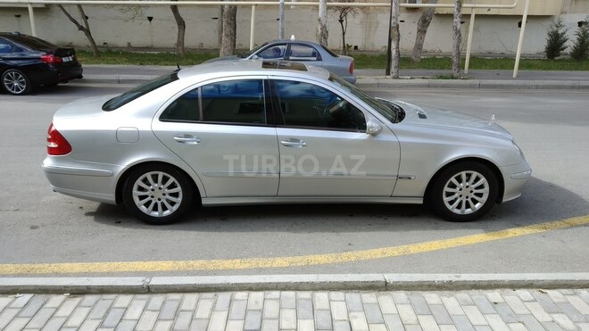 Mercedes E 270 2002, 298,000 km - 2.7 l - Bakı