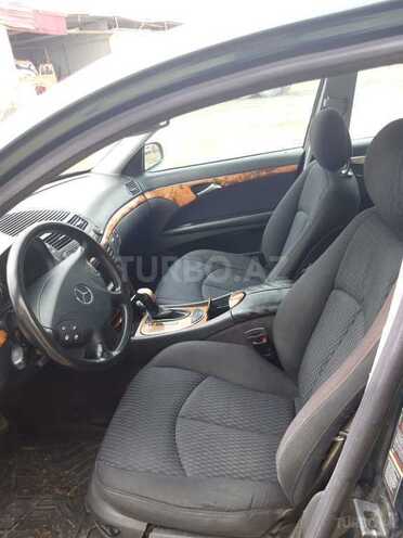 Mercedes E 240 2003, 299,000 km - 2.4 l - Bakı
